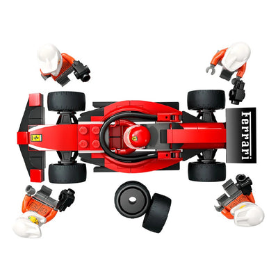 Parada en Boxes de F1® y Equipo de Mecánicos con Auto Ferrari