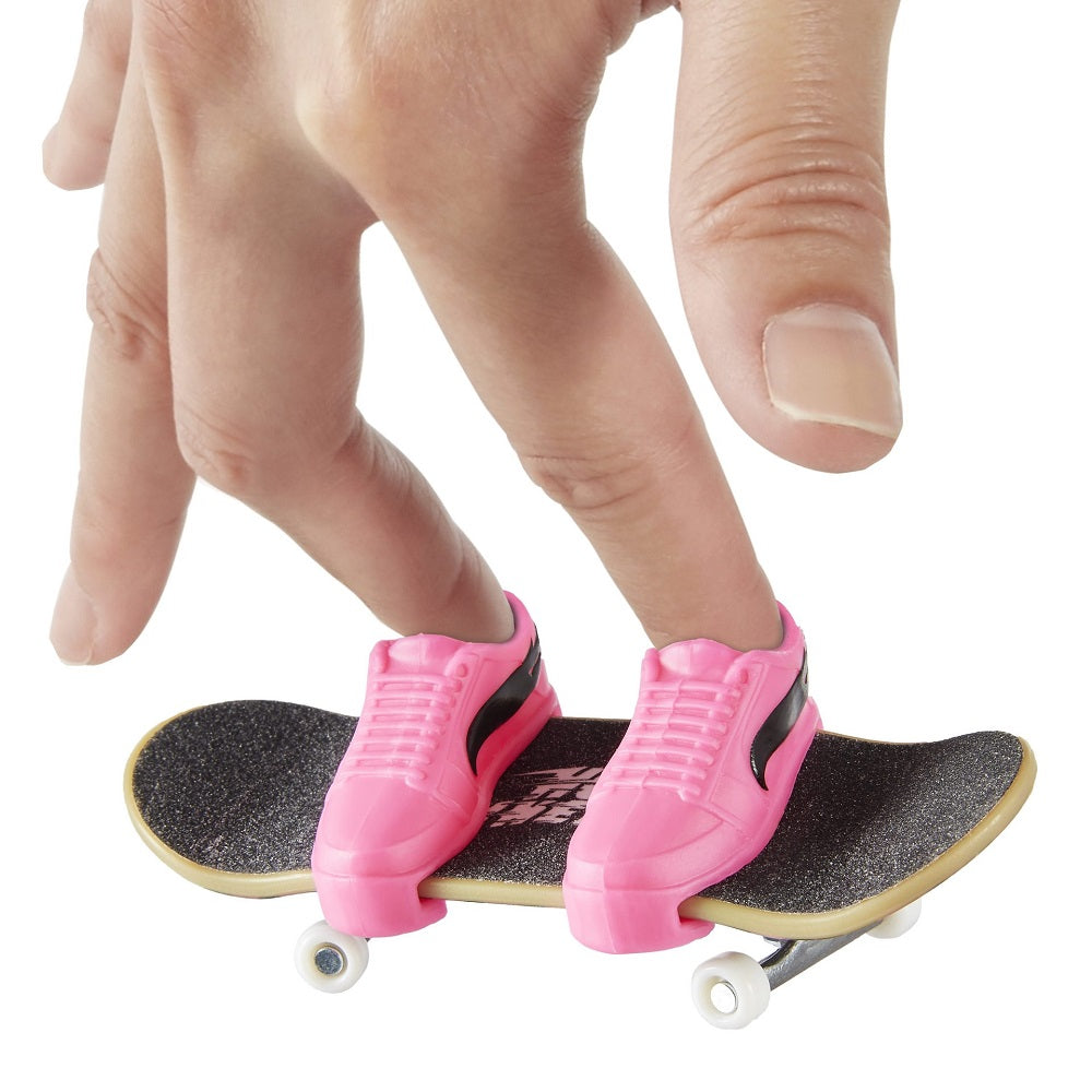 Hot Wheels  Tabla de skate con zapatillas para dedos